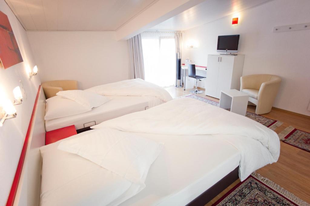 Hotel Hohberg Next BBC Arena Schaffhausen Zimmer foto